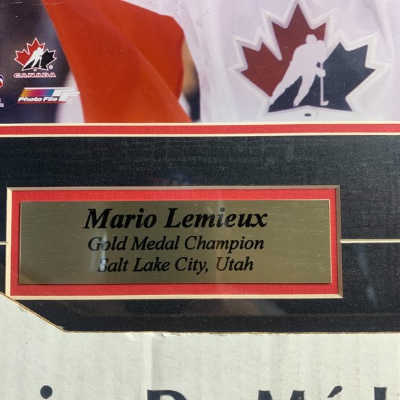 Mario Lemieux Gold Medal Glory Framed Picture - Salt Lake City - Team Canada - Picture 3 of 8